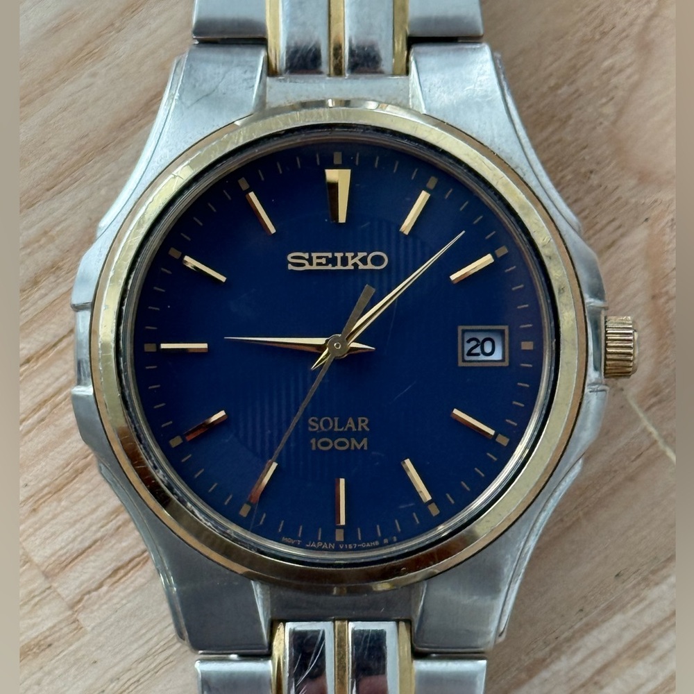 Seiko Solar Luxury Watch Blue Dial Date Window Two-Tone Bracelet Case